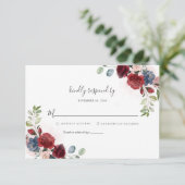 Modern Floral Burgundy Rustic Script Weddenschap RSVP Kaartje (Staand voorkant)