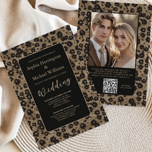 Modern Floral Elegant Black Wedding Invite QR Code Kaart
