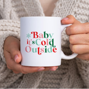 Modern Font Boho Baby Het is koud buiten Kerstmis Tweekleurige Koffiemok