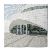 Modern futuristisch wit gebouw tegeltje (Voorkant)