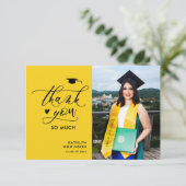 Modern geel zwart Script-minimalistisch Afstuderen Bedankkaart (Staand voorkant)