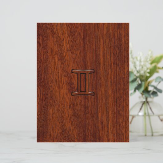 Modern Gemini Zodiac Symbool op Mahogany als gedru (Staand voorkant)