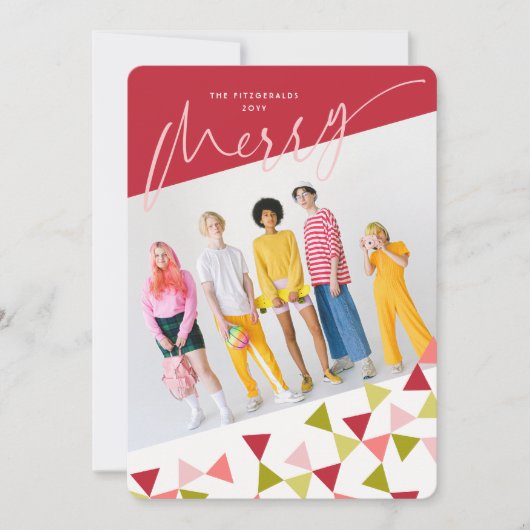 Modern Geo Triangles Pattern Cheers Script Foto Feestdagenkaart (Voorkant)