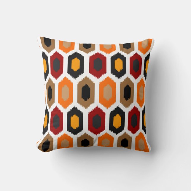 Modern Geometric Autumn Ikat Kussen (Voorkant)