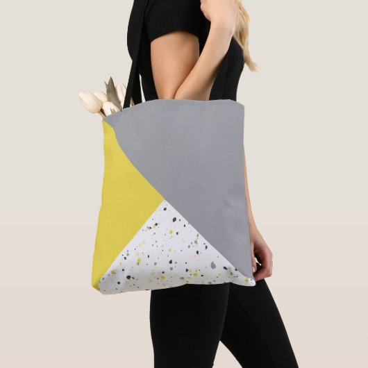 Modern Geometric Yellow Grey Terrazzo Pattern Draagtas (Dichtbij)