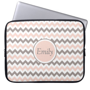 Modern Girly Blush roze Gray Chevron met naam Laptop Sleeve