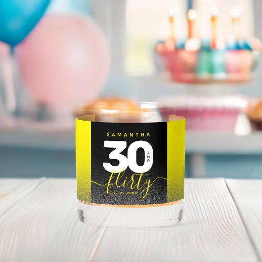 Modern Girly Bright Yellow 30 en Vlirty Whisky Glas (Insitu (Baby Shower))