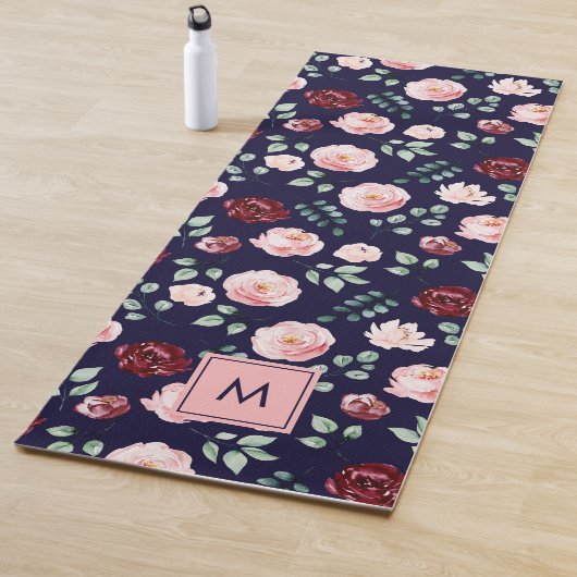 Modern Girly Stylish Monogrammed Floral Pattern Yogamat (In situ)