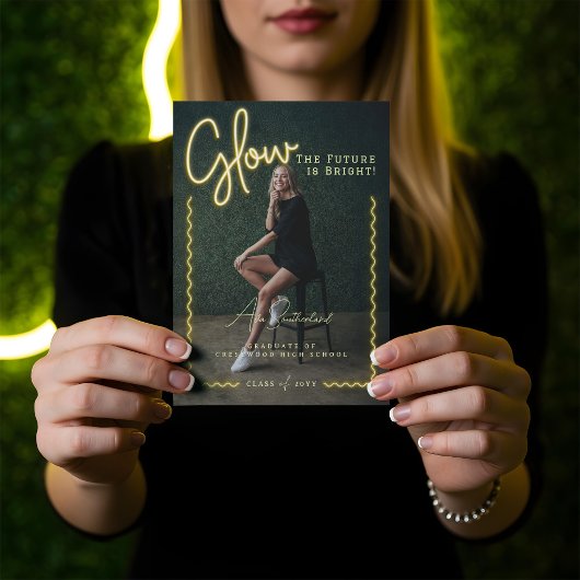Modern Glow Script Yellow Neon Wavy Afstuderen Fot Aankondiging