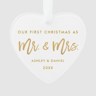 Modern Gold Brush Script First Kerstmis Mr Mrs. Ornament