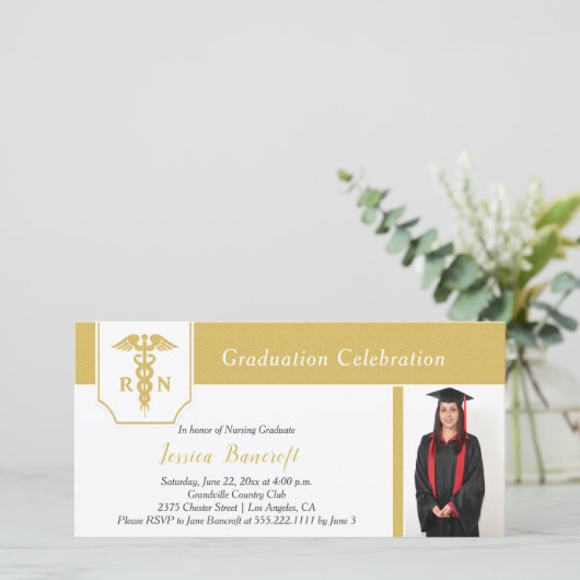 Modern Gold en White Photo Nursing Afstuderen Aankondiging (Staand voorkant)