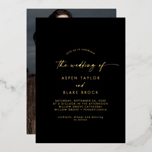 Modern Gold Foil script | Zwart fotohuwelijk Folie Uitnodiging (Voorkant / Achterkant)