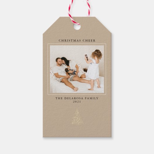 Modern Gold Lit Tree Foto met kerstmis Kraft Cadeaulabel (Voorkant)