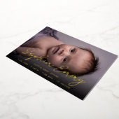 Modern Gold Script Baby Geboorteaankondiging Kaart (Gedraaid)
