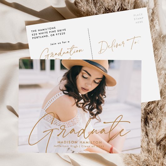 Modern Gold Script Photo Graduparty Uitnodiging Briefkaart