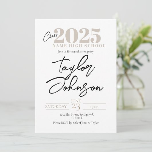 Modern Graduation Party Invitation (Debout devant)