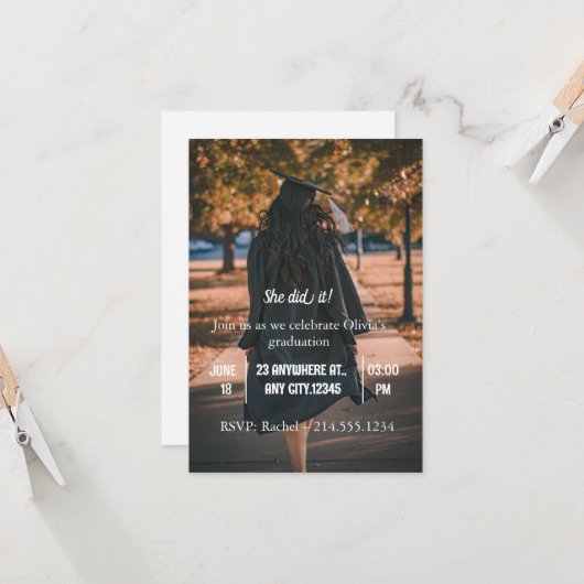 Modern Graduation Photo Invitation for Her | Kaart (Voorkant / Achterkant in situ)