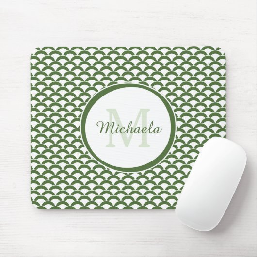 Modern Green and White Scallops Monogram en Naam Muismat (Met muis)