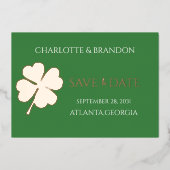 Modern Green Irish Four Leaf Clover Save the Date Folie Uitnodiging (Voorkant)