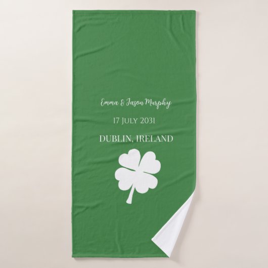 Modern Green Irish Four Leaf Clover Wedding Favor Badhanddoek (Badhanddoek)