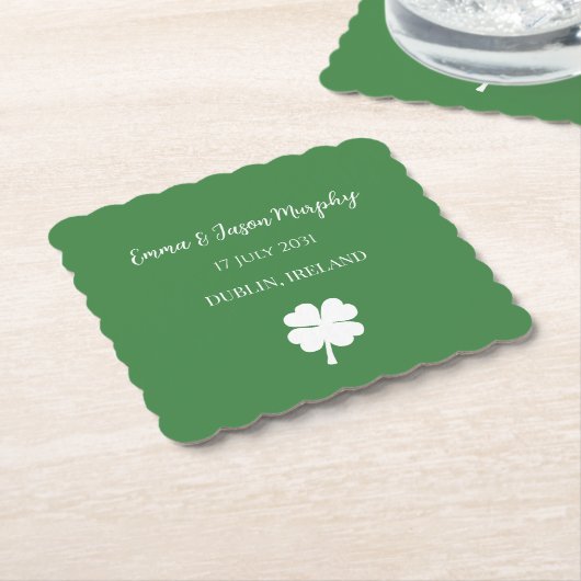 Modern Green Irish Four Leaf Clover Wedding Kartonnen Onderzetters (Gebogen)