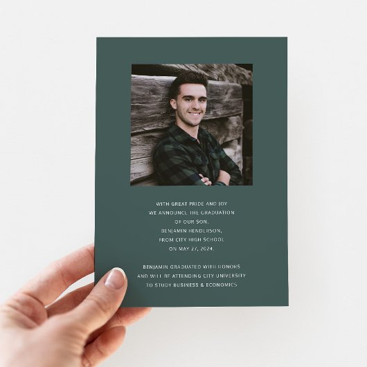 Modern Green Photo Afstuderen Aankondiging