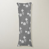 Modern Grey and White Floral Pattern Lichaamskussen (Voorkant Verticaal)