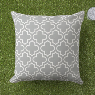 Modern Grey Moroccan Quatrefoil Pattern Buitenkussen