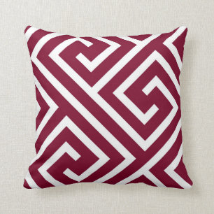 Modern Grieks sleutelpatroon in Cranberry en White Kussen