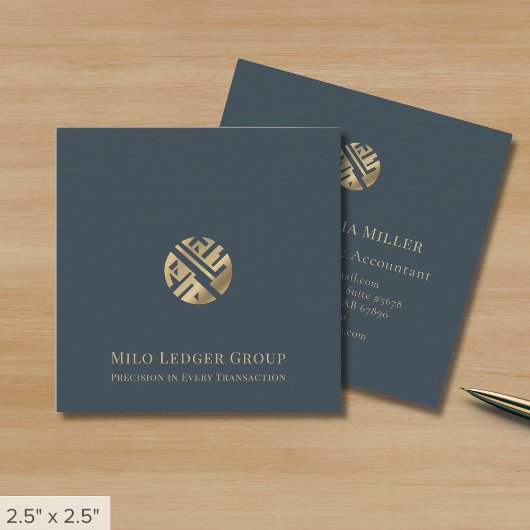 Modern Grijs Goud Logo Vierkante Visitekaartje