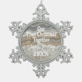 Modern grijs marmer Onze Eerste Kerstmis Samen Tin Sneeuwvlok Ornament (Voorkant)