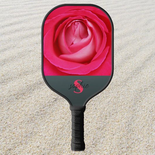 Modern heet roze roos met naam Pickleball Paddle