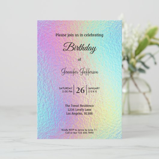 Modern holographic Birthday invitation (Debout devant)