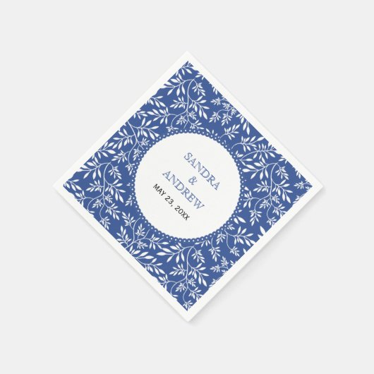 Modern indigo blauw wit blad patroon bruiloft servetten (Hoek)