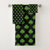 Modern Irish Shamrock Bad Handdoek (Insitu)