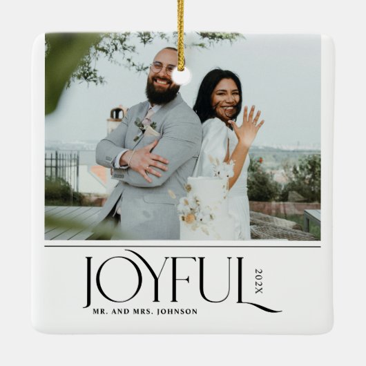 Modern Joyful Married Newlywed Merry Christmas Keramisch Ornament (Achterkant)
