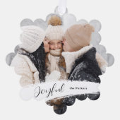 Modern Joyful Script met Snowy Brushstroke Photo Ornament Kaart (Voorkant)
