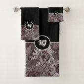 MODERN KLASSY MONOGRAMMED BLACK EN WHITE BAD HANDDOEK (Insitu)
