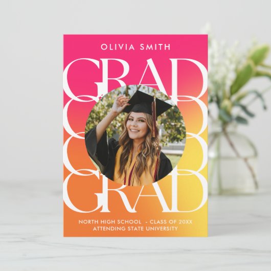 Modern kleurrijk Gradient Photo Afstuderen Aankondiging (Staand voorkant)