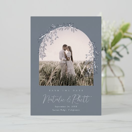 Modern Laurel Leaf Archway Wedding Save the Date Folie Uitnodiging (Staand Voorkant)