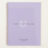 Modern Lavendel Wit Script Monogram Planner (Voorkant)