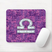 Modern Libra Zodiac Symbol on Fuchsia Digital Camo Muismat (Met muis)