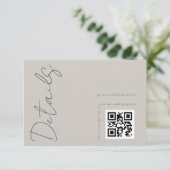 Modern lichtgrijs QR-code Trouwdetails Informatiekaartje (Staand voorkant)