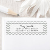 Modern Light Grey Chevron Pattern Etiket (Insitu)
