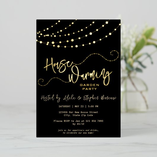 Modern Light String Script Housewarming Party Goud Folie Uitnodiging (Staand Voorkant)