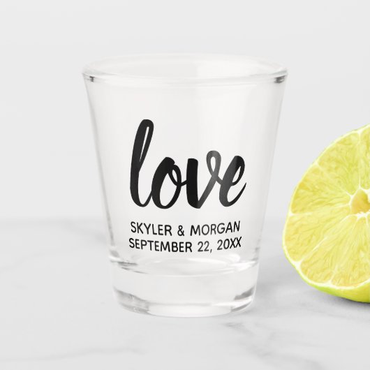 Modern Love Script Chic Personalized Wedding Shot Glas (Voorkant)