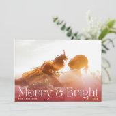 MODERN Merry & Bright Red Gradient Foto Feestdagenkaart (Staand voorkant)