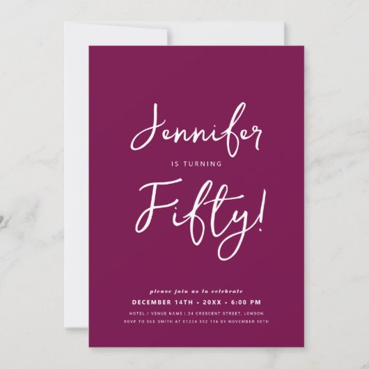 Modern minimaal 50e verjaardag script magenta kaart (Voorkant)
