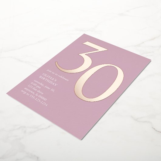 Modern Minimaal Dertig 30ste Verjaardag Party Roze Folie Uitnodiging (Gedraaid)