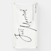 Modern Minimaal Gewoon Getrouwd Mr en Mrs Huwelijk Spandoek (Verticaal)